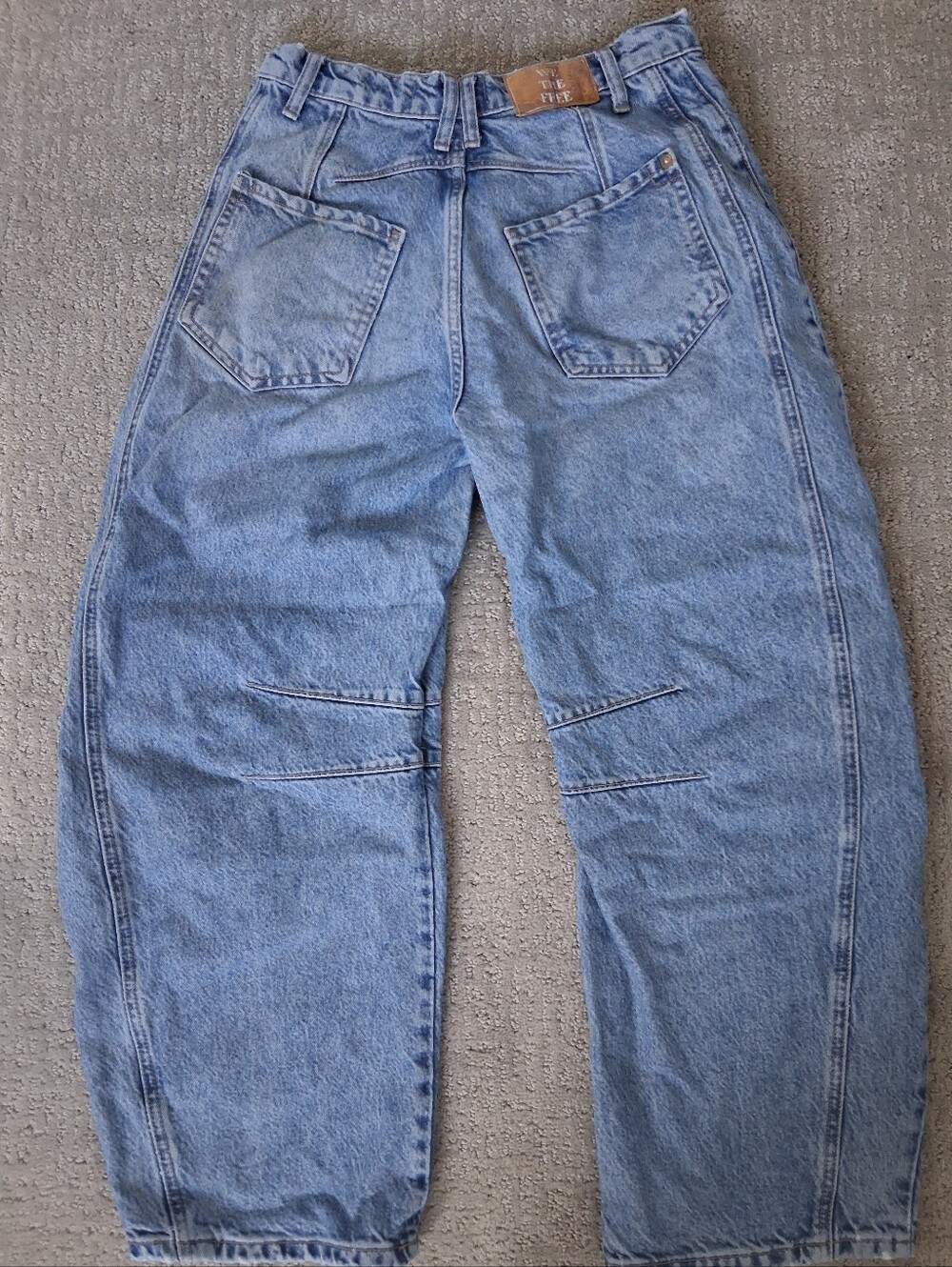 ✨️FREE PEOPLE - GOOD LUCK MID-RISE BARREL JEANS✨️ - Picture 3 of 5